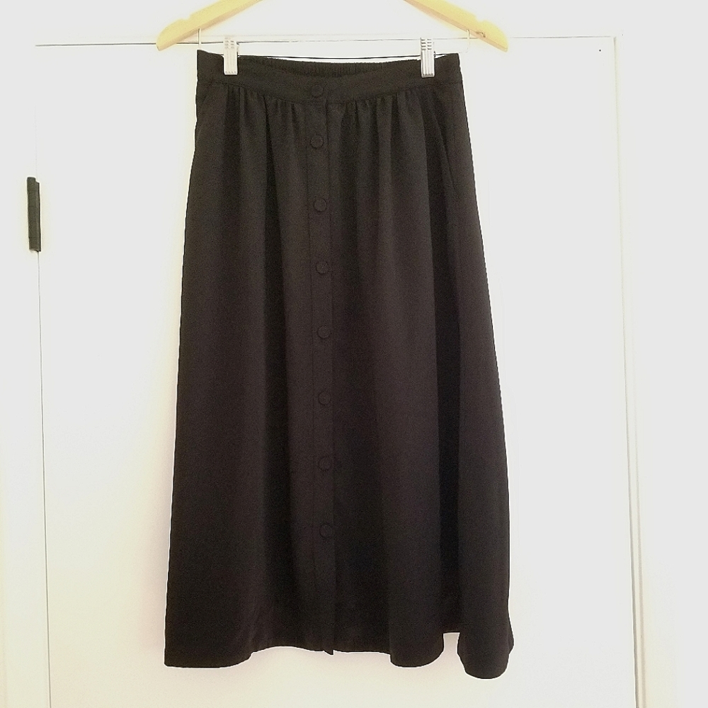 H&M with pockets midi black skirt